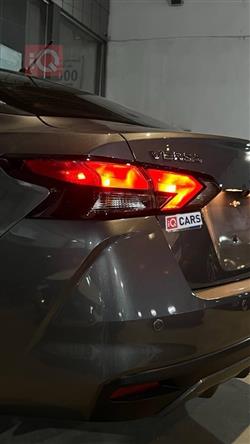 نيسان فيرسا